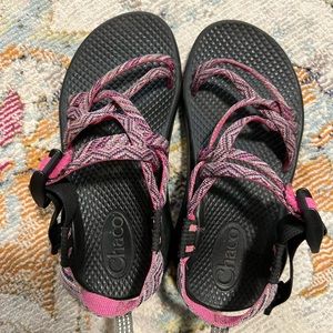 Little kids size 1 chacos